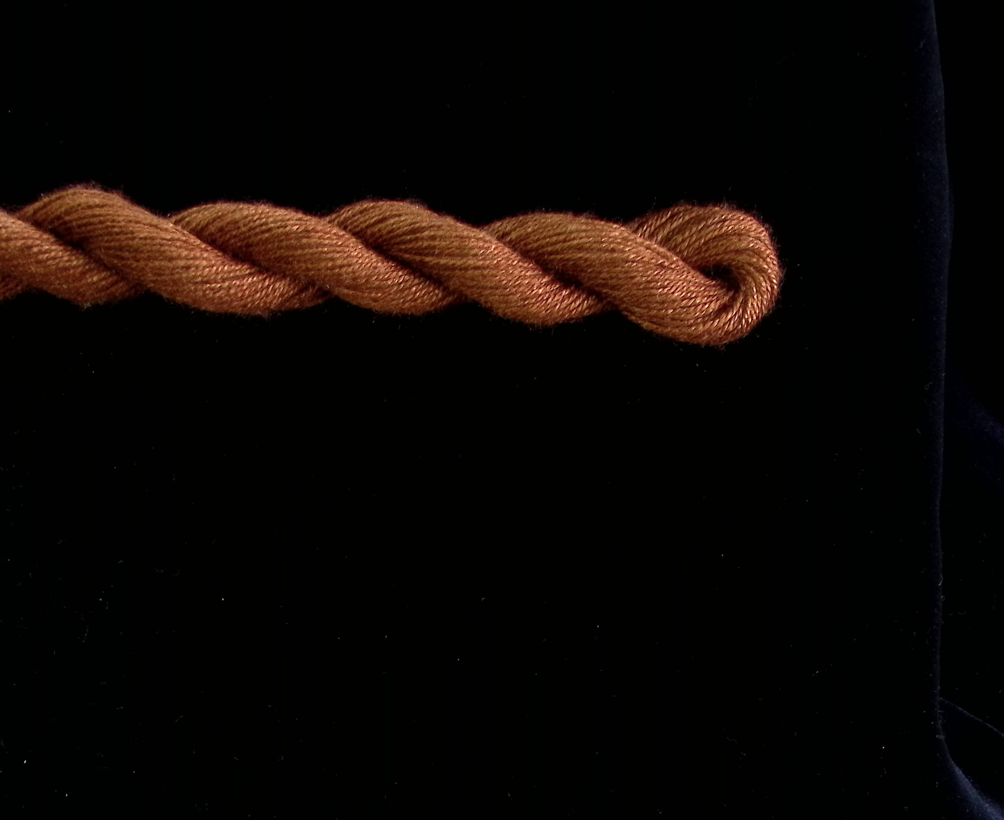1140 Golden Brown Solid Color Impressions Thread