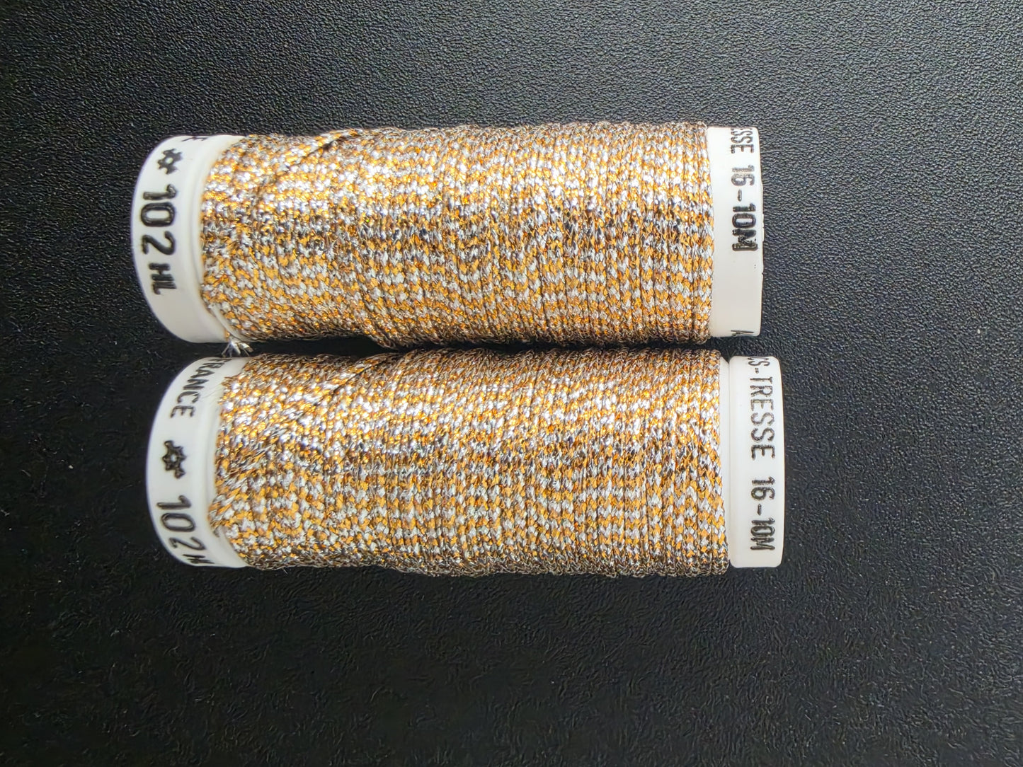 Au Ver A Soie Metallic #16 102HL