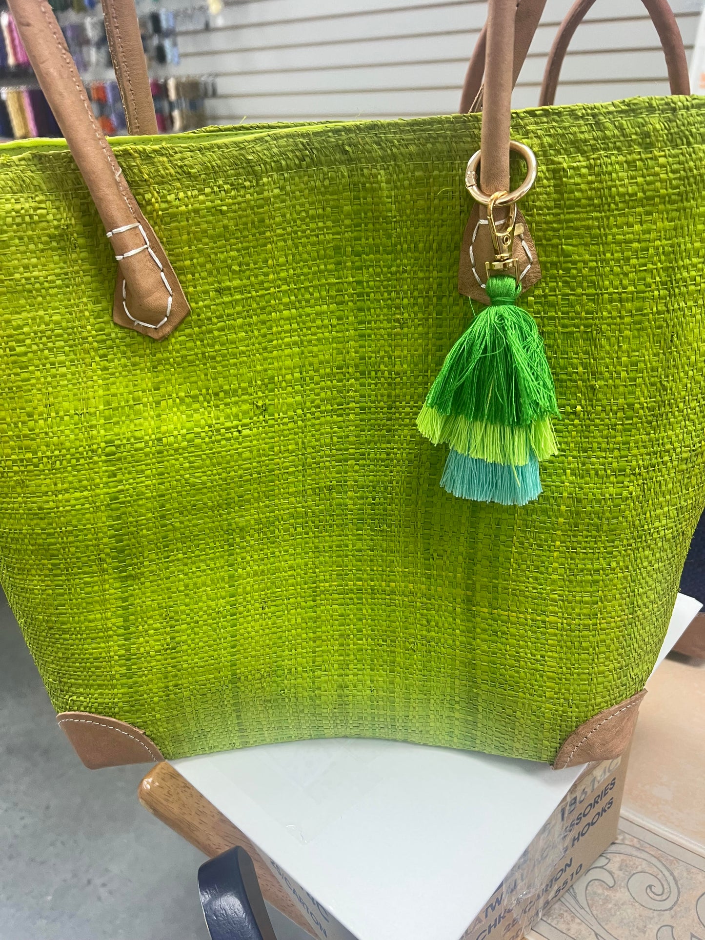 Raffia Tote Medium Lime with Tassel