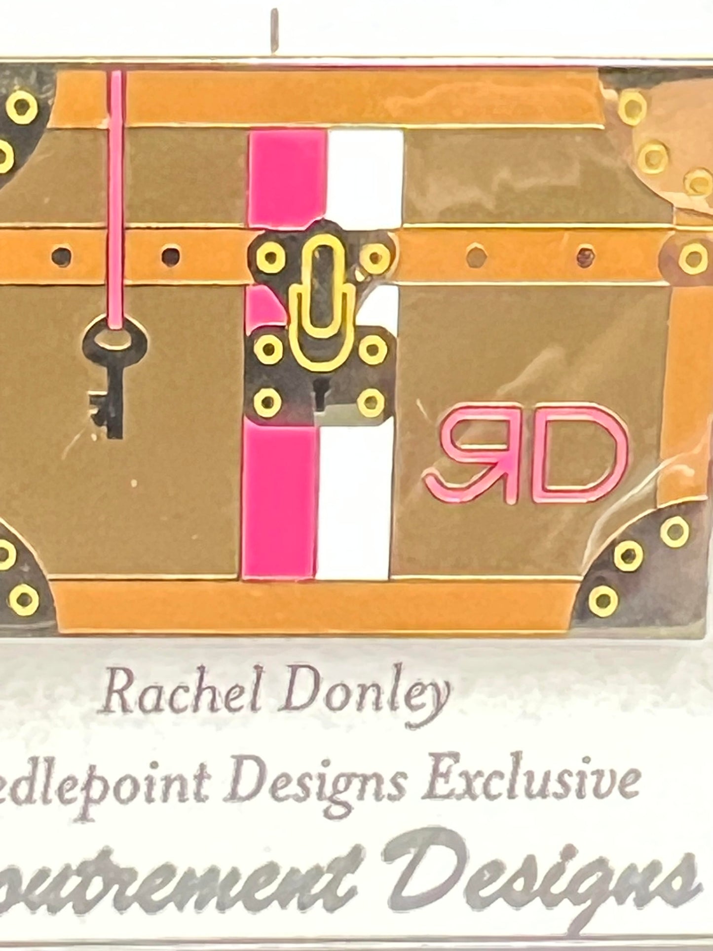 Trunk Needle Minder