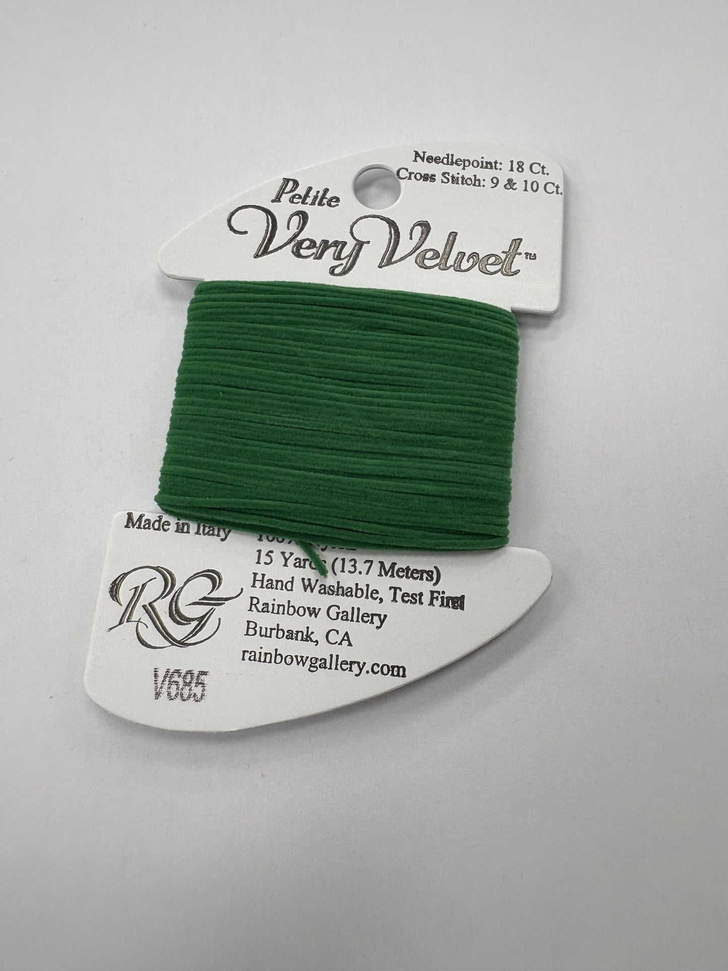 V685 Turf Green