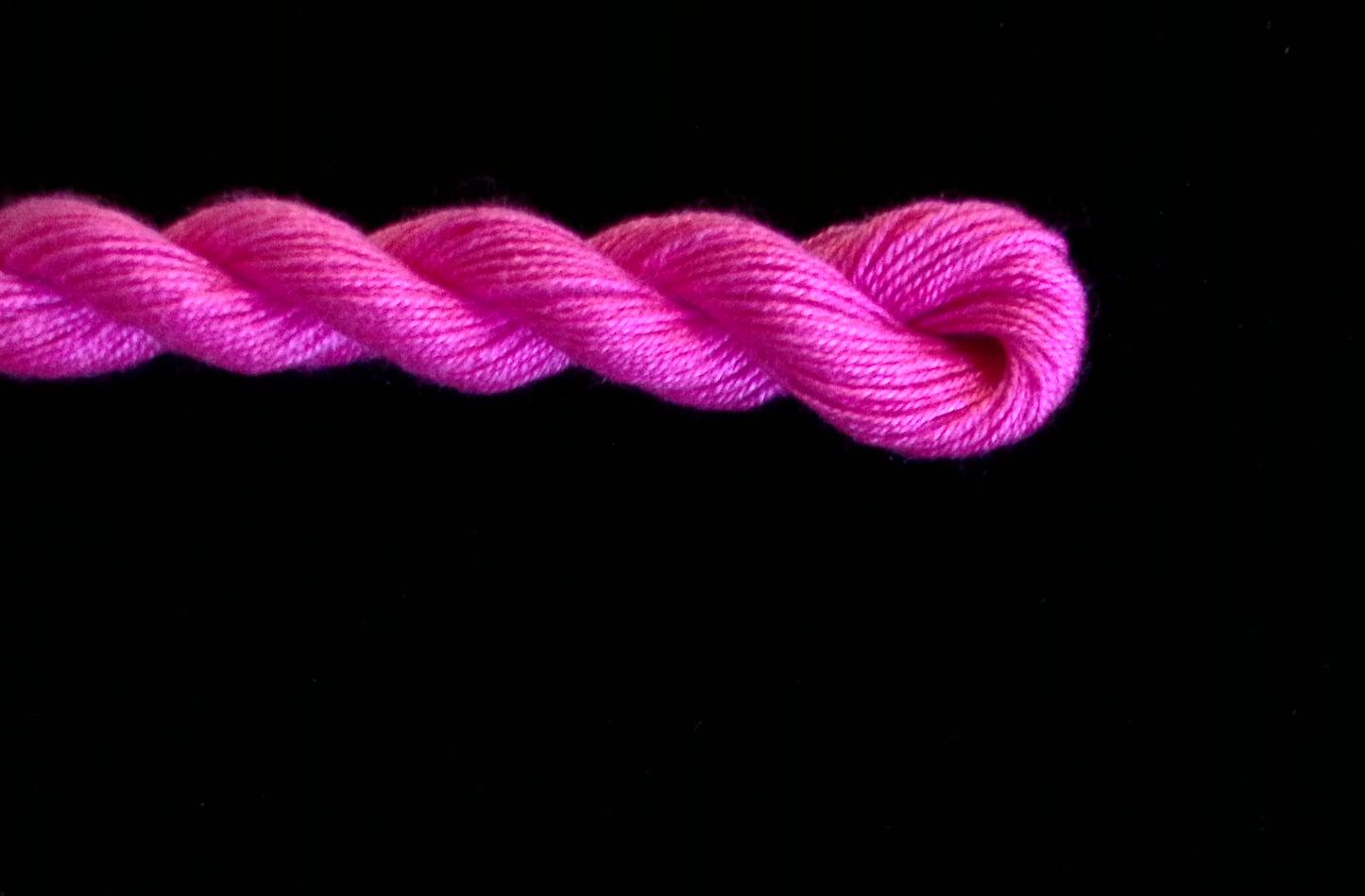 2044 Raspberry Solid Color Impressions Thread