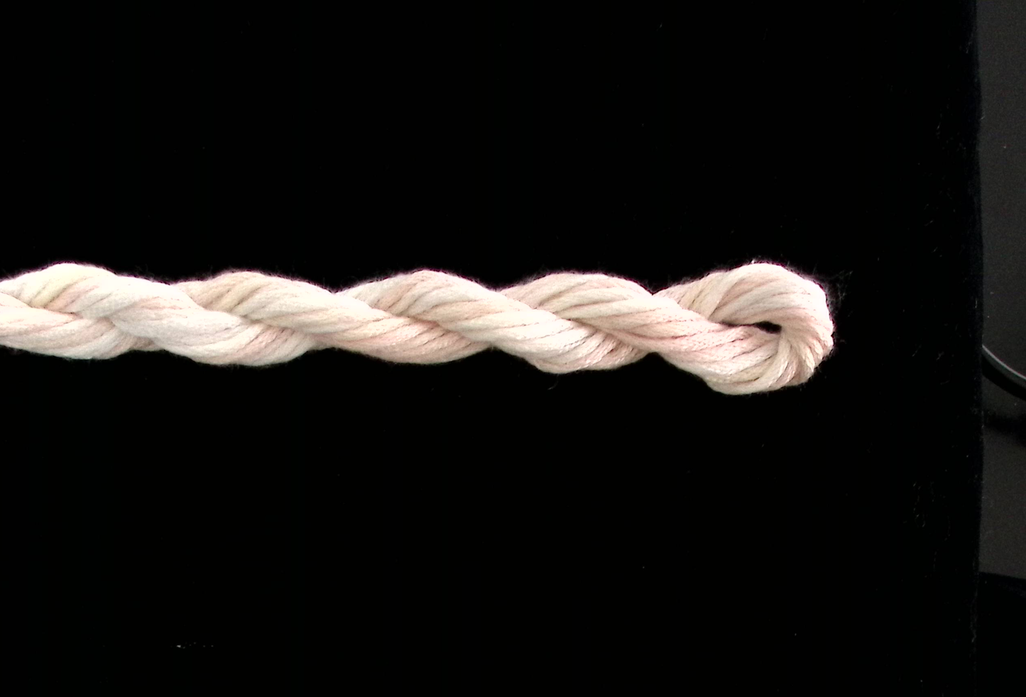Linen Waterlilies Thread