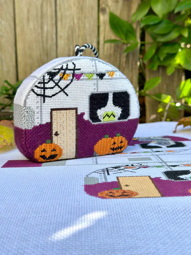 3D Halloween Camper Fire and Iris