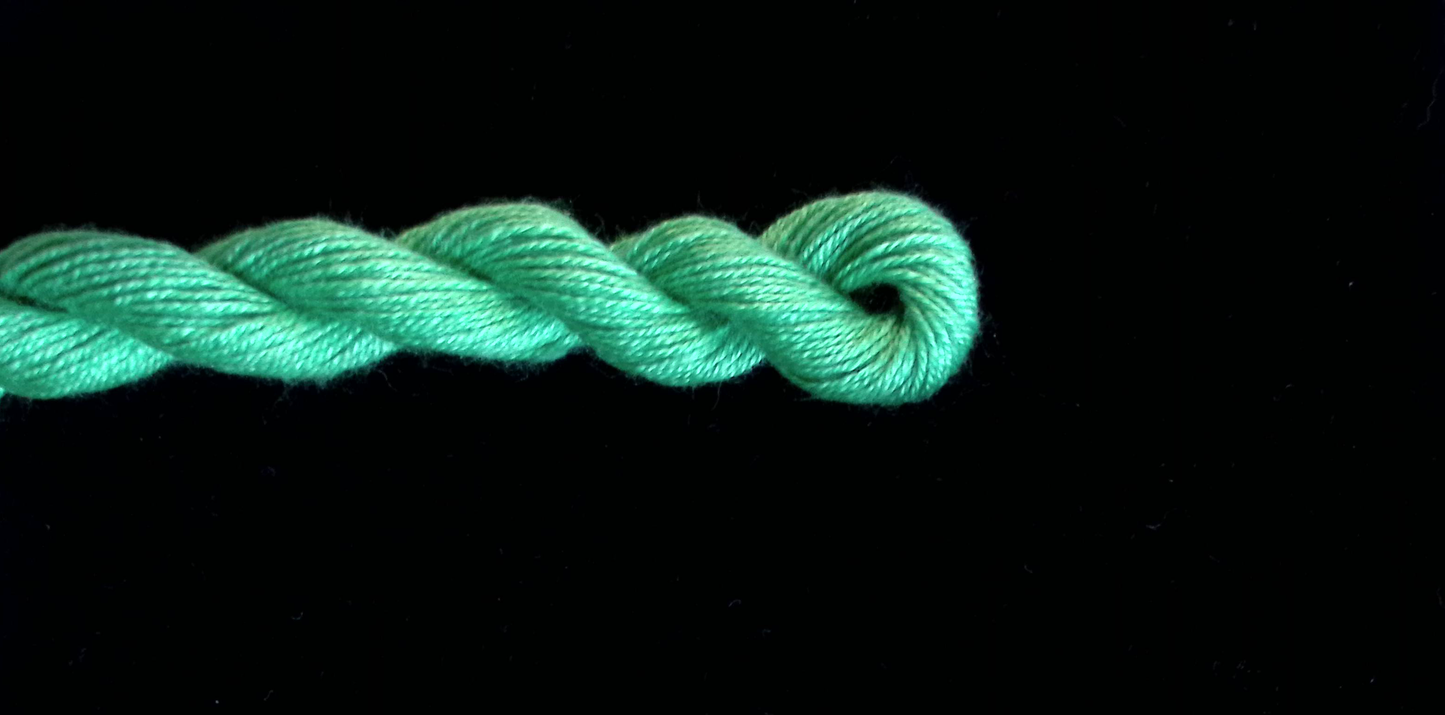 5086 Kelly Green Solid Color Impressions Thread