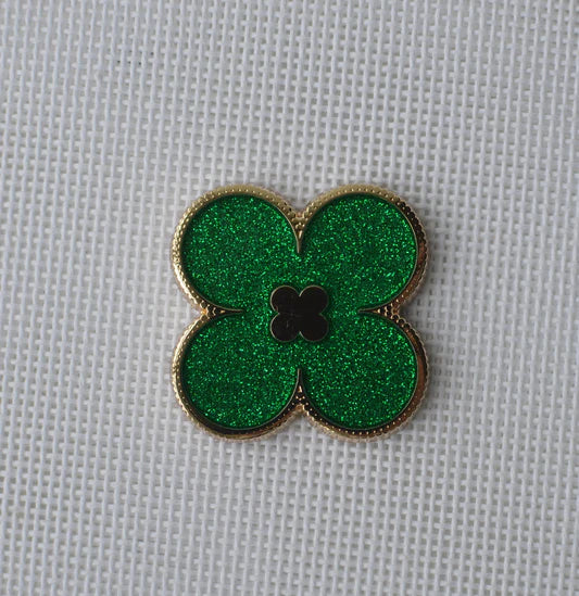 Green Glitter Clover Needle Minder Go Stitch Studio